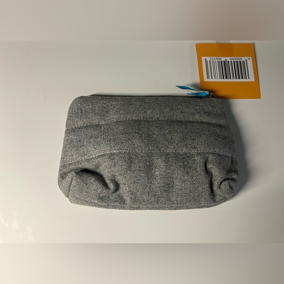 L'Occitane MAKE UP COSMETIC BAG CASE BRAND NEW Gray Puffer Piece - Picture 4 of 9